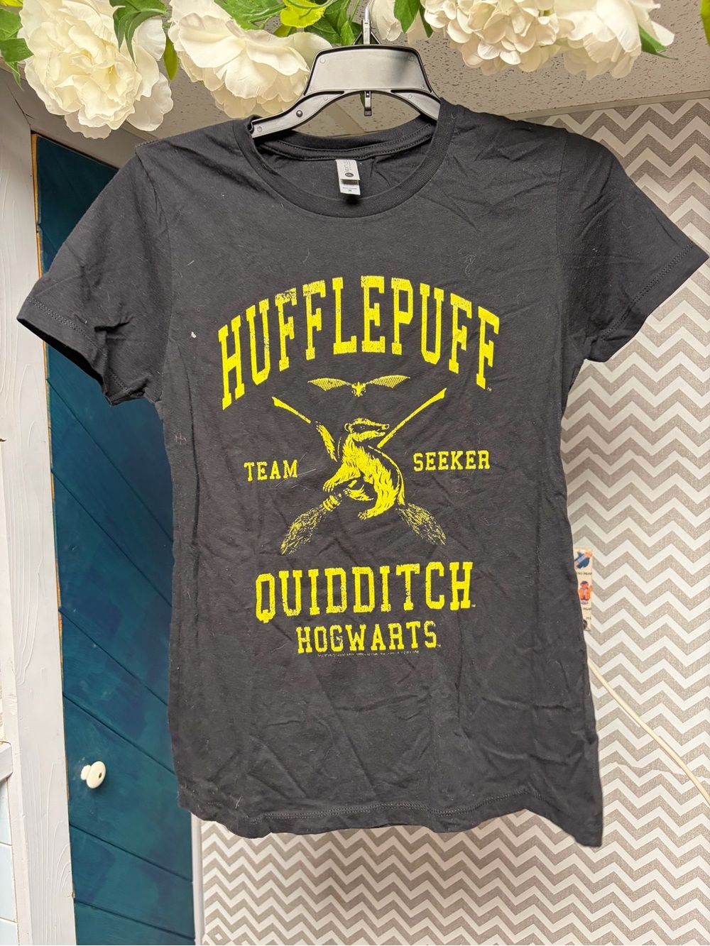 Hufflepuff Quidditch Hogwarts Tee - Yellow on Black
